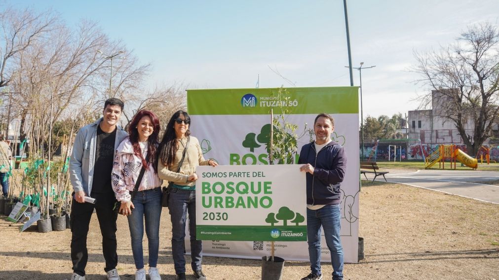 Cambiar los reciblables por un árbol: cómo funciona el ecocanje en Ituzaingó
