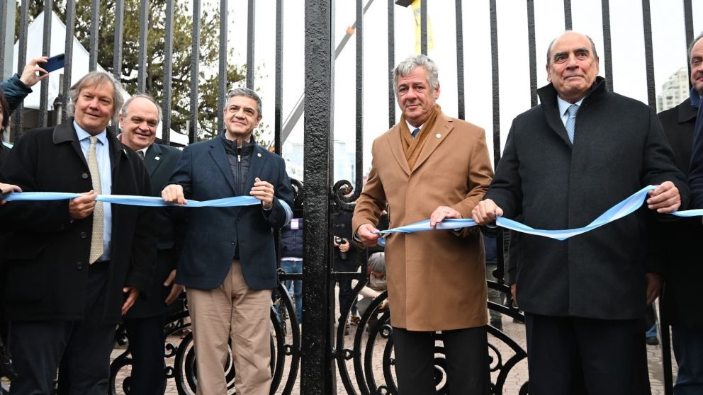 Guillermo Francos particip� de la inauguraci�n de la Exposici�n Rural.