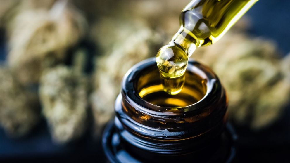 Dos marcas de aceite de cannabis fueron prohibidas por la ANMAT (Imagen ilustrativa).