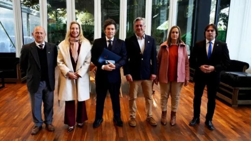 El presidente Javier Milei y su hermana se reunieron con los miembros de la Mesa de Enlace.