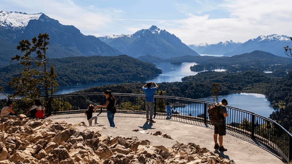 Esta joya turística combina tradición, paisajes y aire alpino.