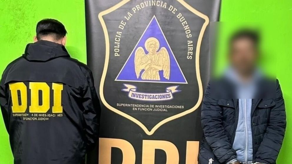 Este es el sospechoso que resultó aprehendido por los investigadores policiales.