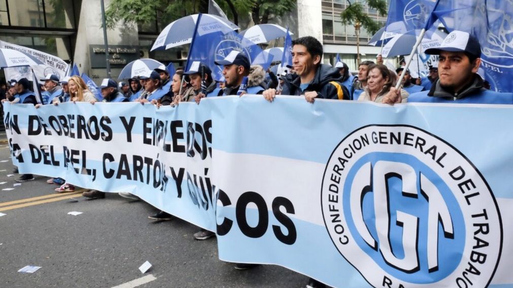 La CGT había presentado una acción de amparo contra el DNU que limitaba el derecho a huelga.
