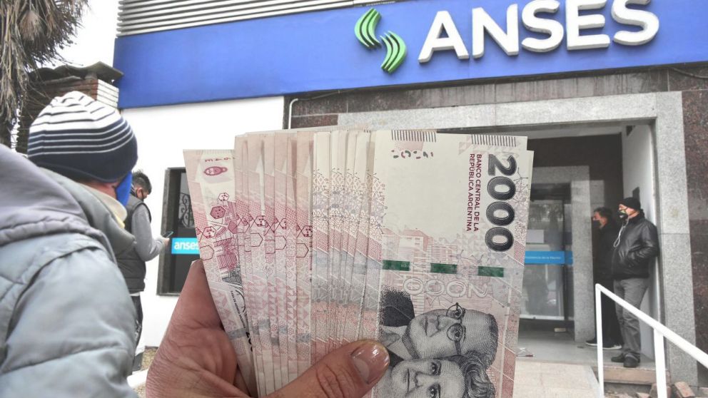 Doble aumento para la AUH en febrero: Anses confirmó los nuevos montos