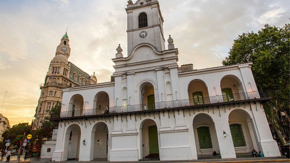 Opciones económicas para alquilar departamentos cerca del Cabildo, en el corazón histórico de la Ciudad de Buenos Aires (Imagen: Buenos Aires Turismo).