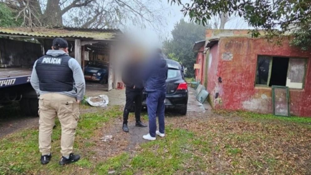 Los investigadores policiales efectuaron una requisa en el predio. Cr�dito: 0223.