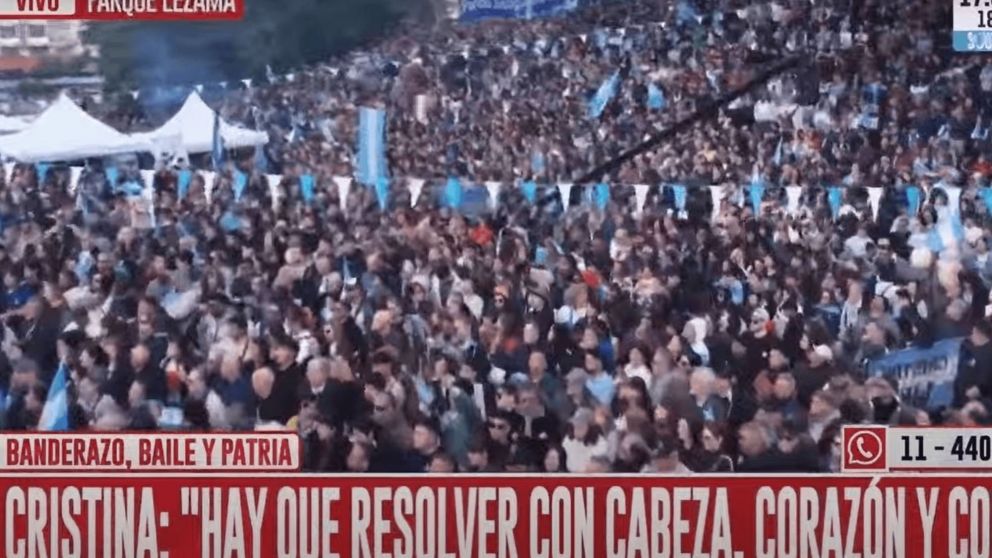 Cristina en Parque Lezama: "Están haciendo desaparecer la clase media"