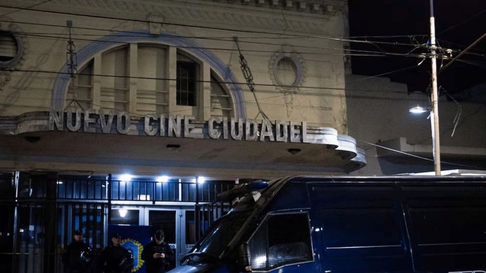 El operativo en el cine donde no solo pasaban películas porno.