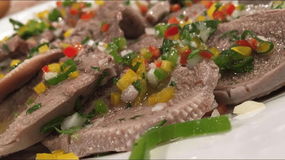 Lengua a la vinagreta: un plato rendidor que se hace en pocos pasos.