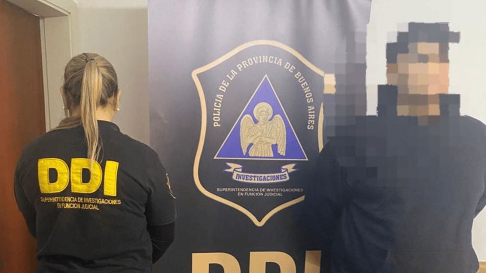 Se entregó el hijo de un diputado acusado de golpear en patota a un joven a la salida de un boliche.