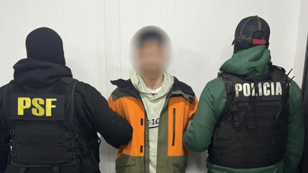 Mirko Ben�tez fue detenido por la Unidad de Capturas de Alto Perfil de Santa Fe cuando bajaba de un remis.