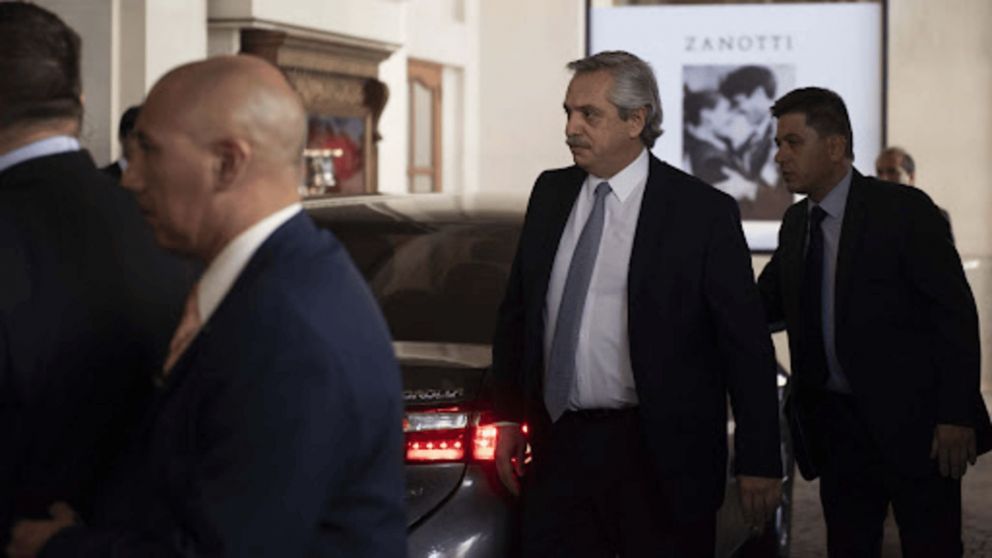 El ex presidente Alberto Fernández en los Tribunales de Comodoro Py.