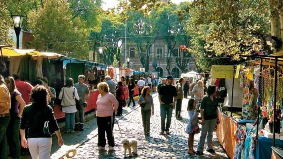 Mataderos, en la Ciudad de Buenos Aires, ofrece opciones económicas para alquilar, en una zona con historia, buena comida y ambiente barrial.