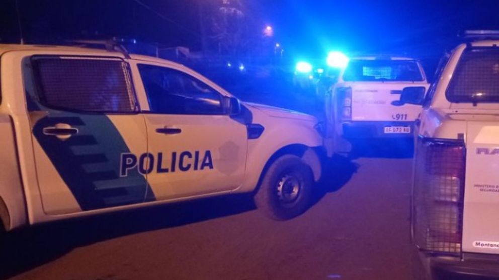 Los investigadores policiales tratan de esclarecer el doble crimen.