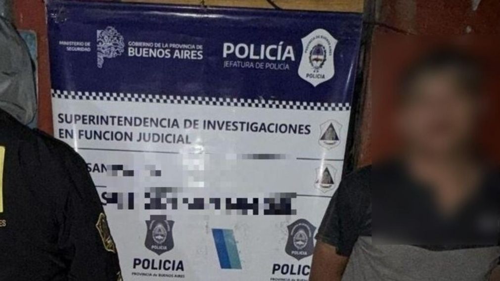 Uno de los individuos que fue aprehendido en los allanamientos.
