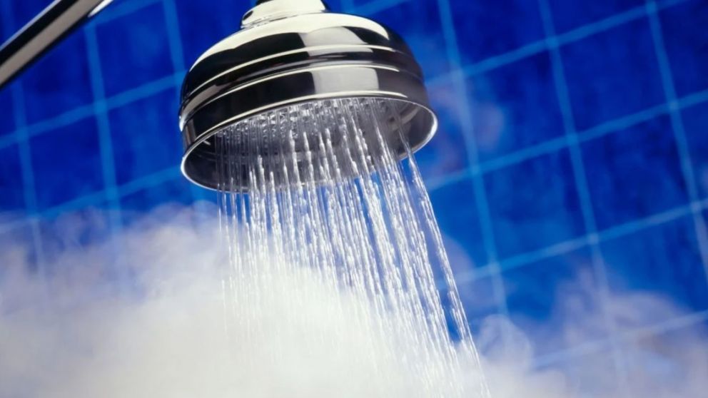 Ducharse con agua caliente: ¿alivio o riesgo?