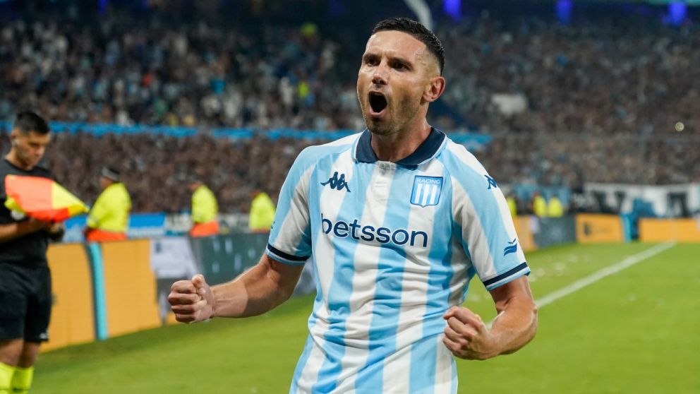 Maravilla Martínez habló tras renovar con Racing: "Mi idea es terminar mi carrera acá"