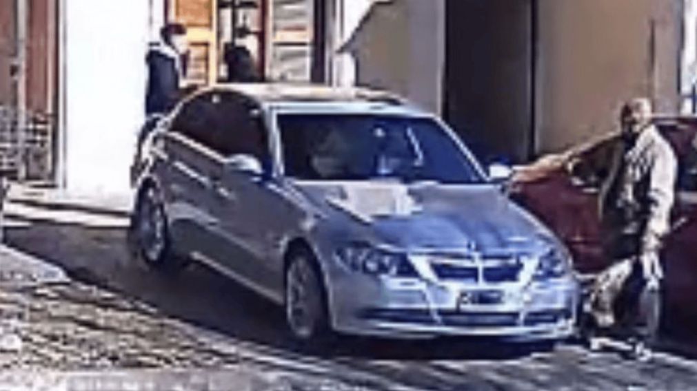 El momento del crimen quedó registrado por una cámara de seguridad.