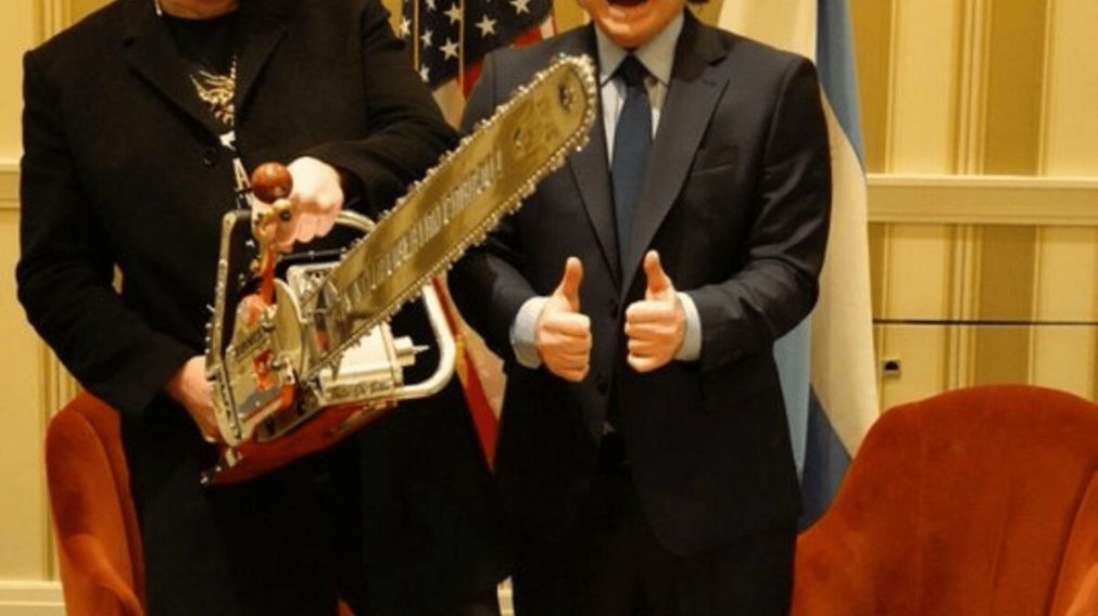 Javier Milei y Elon Musk con la motosierra en febrero �ltimo en la CPAC.