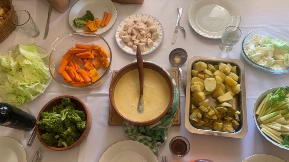 Cómo hacer bagna cauda para el invierno y que parezca salida de una cocina italiana