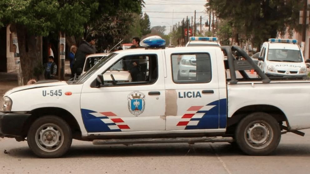 La policía busca al autor del disparo que terminó con la vida de un joven en una fiesta de cumpleaños.