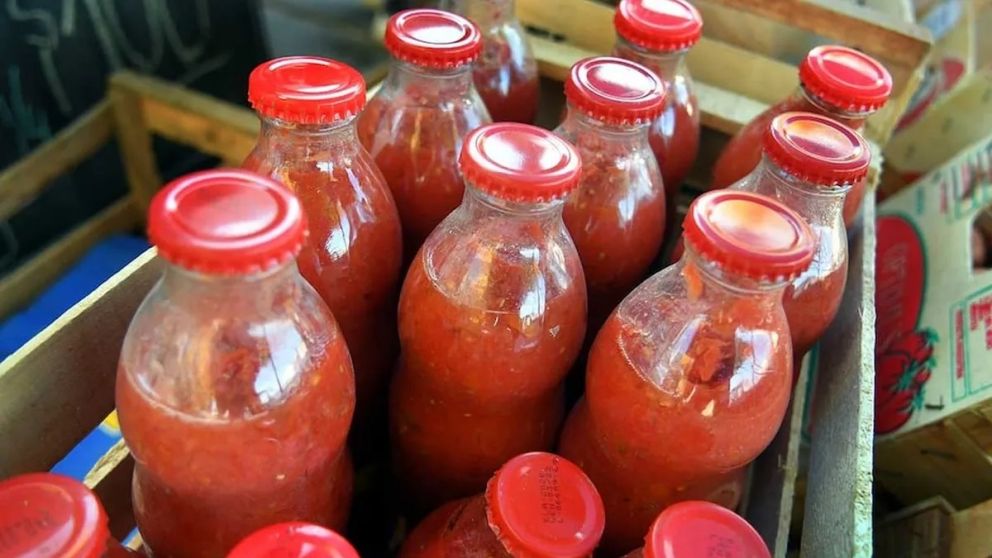 De qu� manera se puede reutilizar los envases de vidrio de salsa de tomate.
