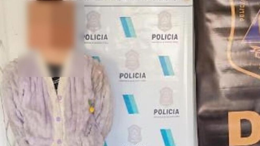 Este es el individuo que fue aprehendido por los investigadores policiales.