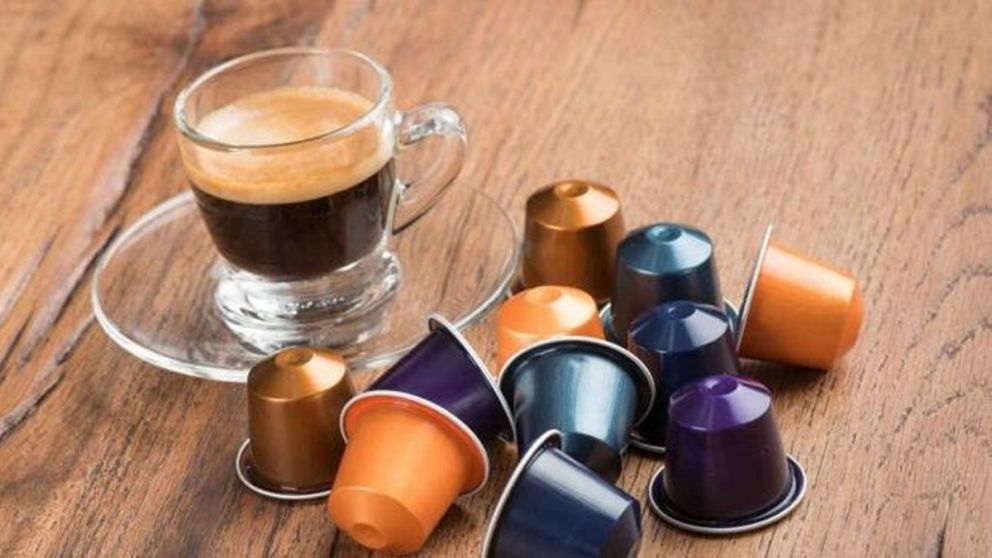 Como se puede reciclar las cápsulas de café y convertirlas en una decoración para el hogar.