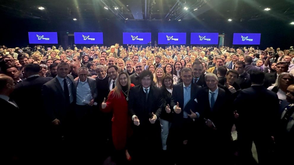 Acto de La Libertad Avanza en La Plata.