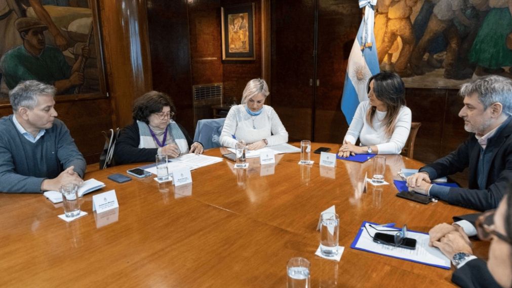 Hospital Garrahan y ANLIS Malbrán firmaron un convenio para certificar las cabinas de seguridad biológica y flujos laminares