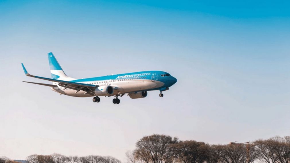 Un avión de Aerolíneas Argentinas perdió una rueda durante el aterrizaje (Imagen NA).