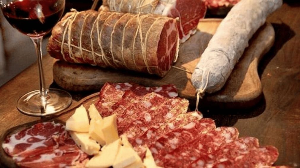 Conoc� el pueblo argentino donde naci� el salame criollo.