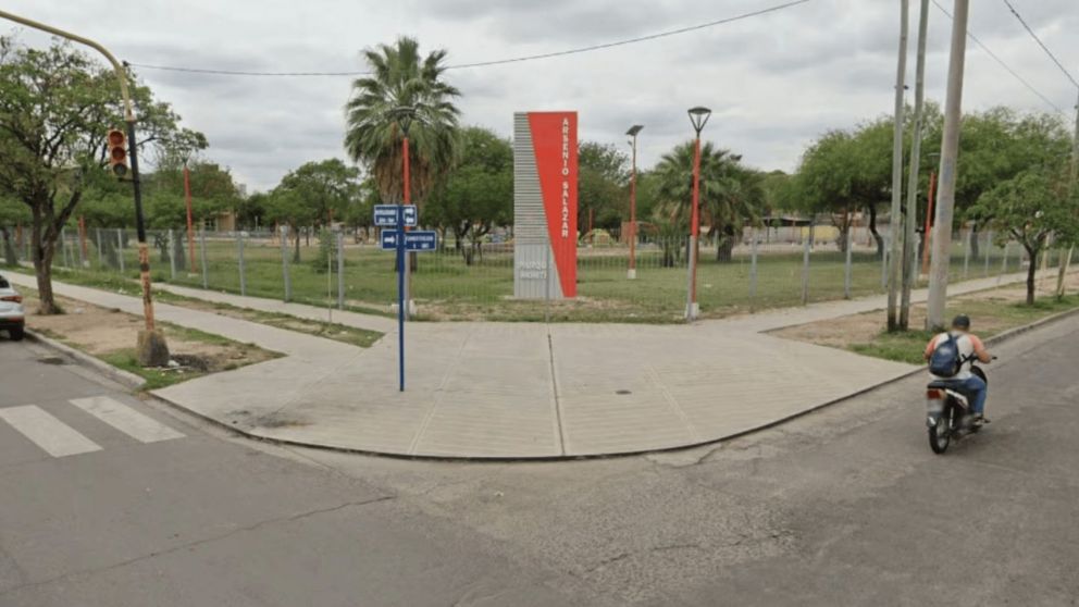 Una mujer fue denunciada tras tirarle aceite caliente a un perro callejero en Santiago del Estero.