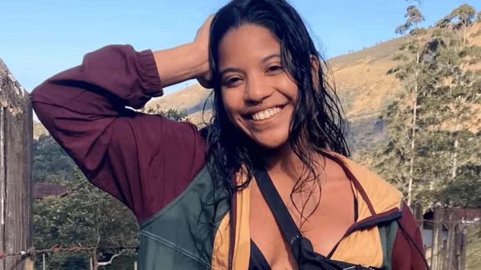 Juliana Marins, la joven turista brasileña que cayó dentro de un volcán en Indonesia.