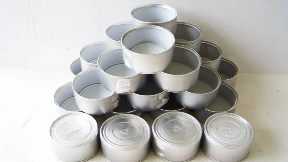 No tires las latas de at�n.