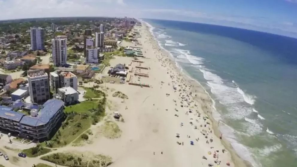 Casas en Cariló y Mar Azul.