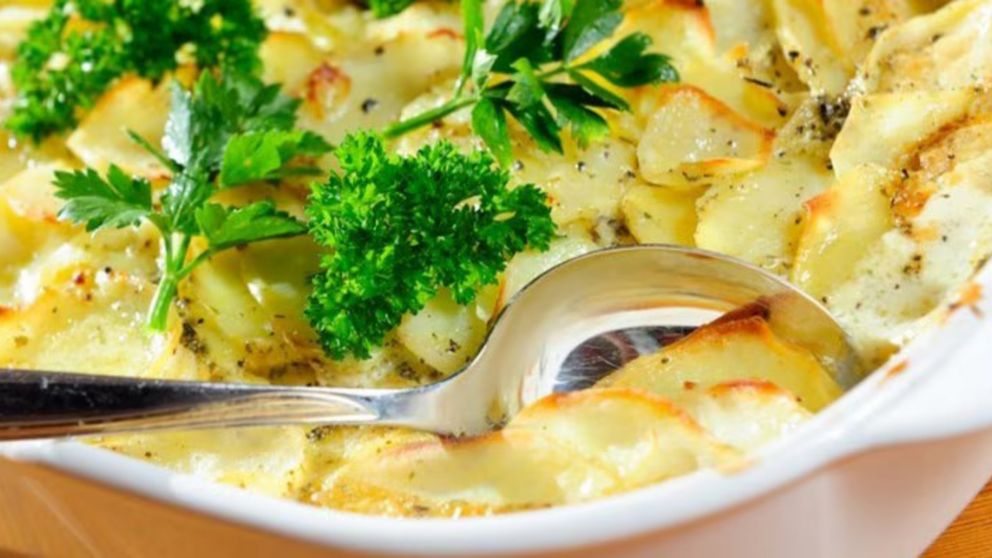 Receta, ingredientes y modo de preparación para unas exquisitas papas a la crema con verdeo.