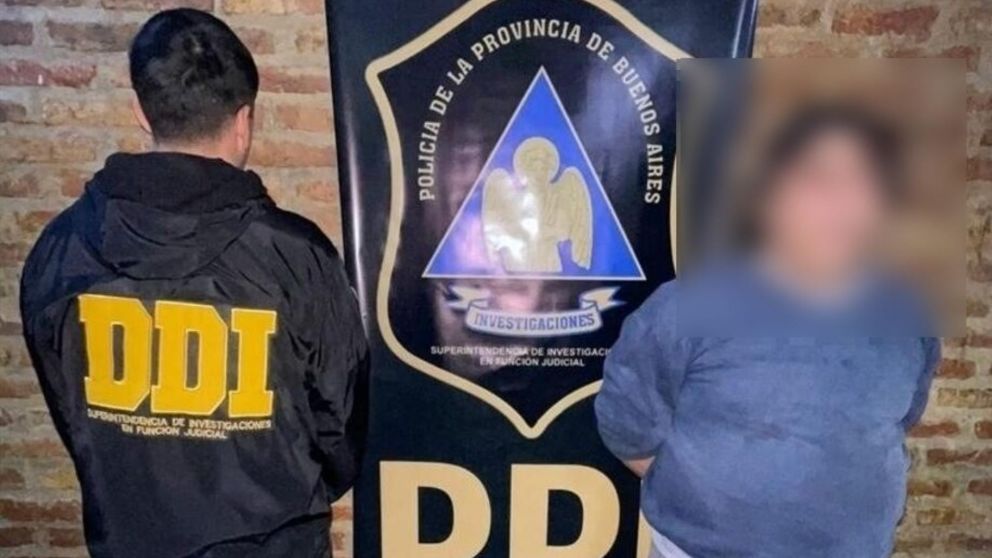 Este es el sujeto que resultó aprehendido por los investigadores policiales.