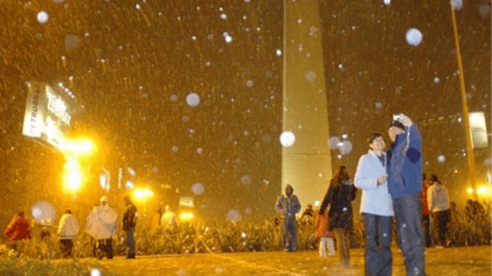 Hace 18 años, una nevada transformó Buenos Aires y dejó una imagen que todavía perdura en la memoria de muchos argentinos (Archivo).