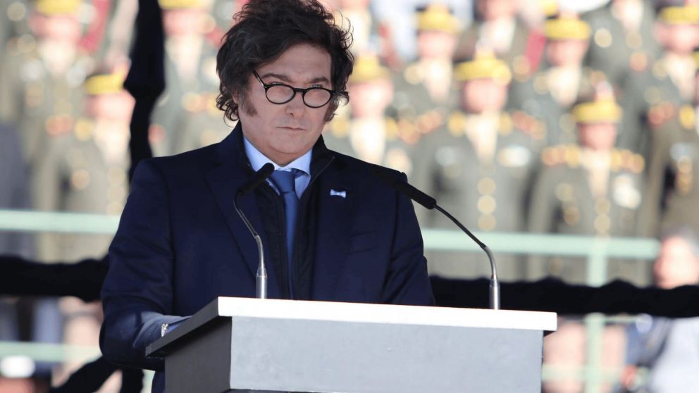 Juramento a la Bandera: Javier Milei reivindicó el rol de las Fuerzas Armadas y destacó su compromiso con la soberanía.