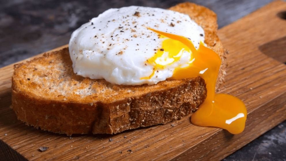 �Para chuparse los dedos! Huevo poch� al microondas