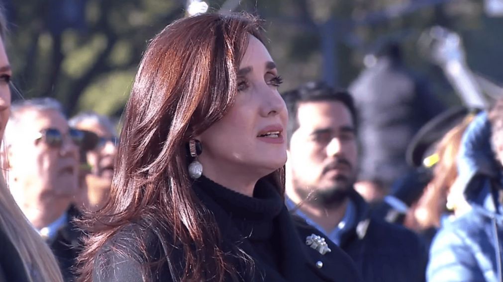 Victoria Villarruel en el Monumento a la Bandera de Rosario.