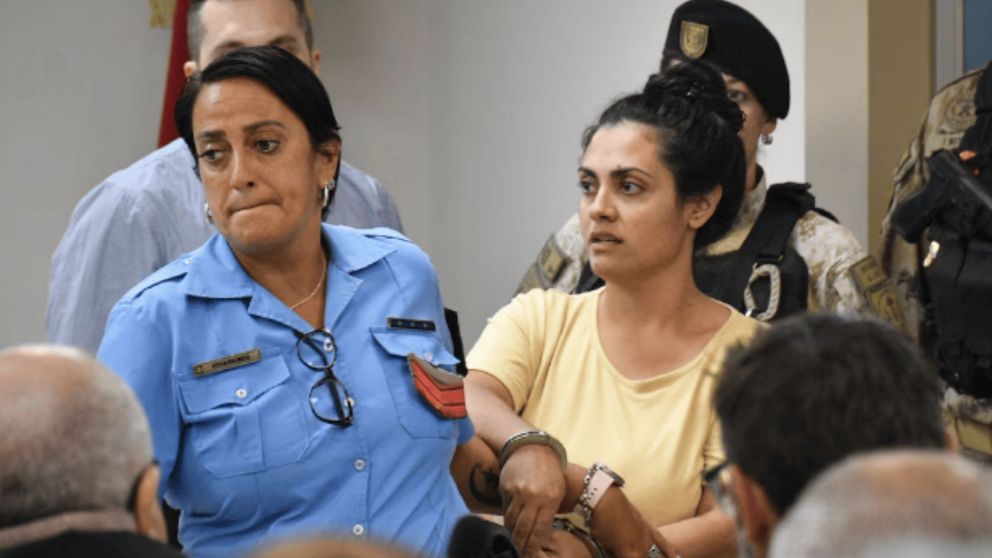 Condenaron a enfermera por asesinato de cinco bebés.