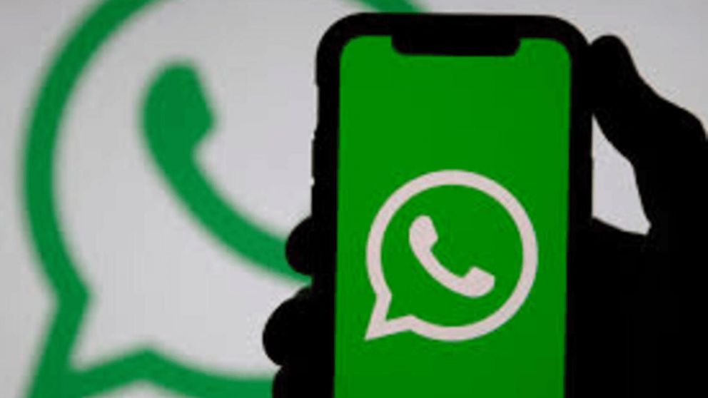 Las nuevas actualizaciones de WhatsApp con la llegada de los anuncios a la plataforma de mensajería .