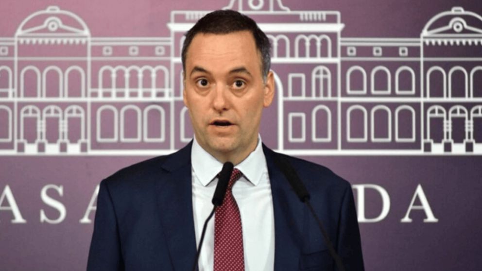 Manuel Adorni criticó el paro convocado por la CGT.