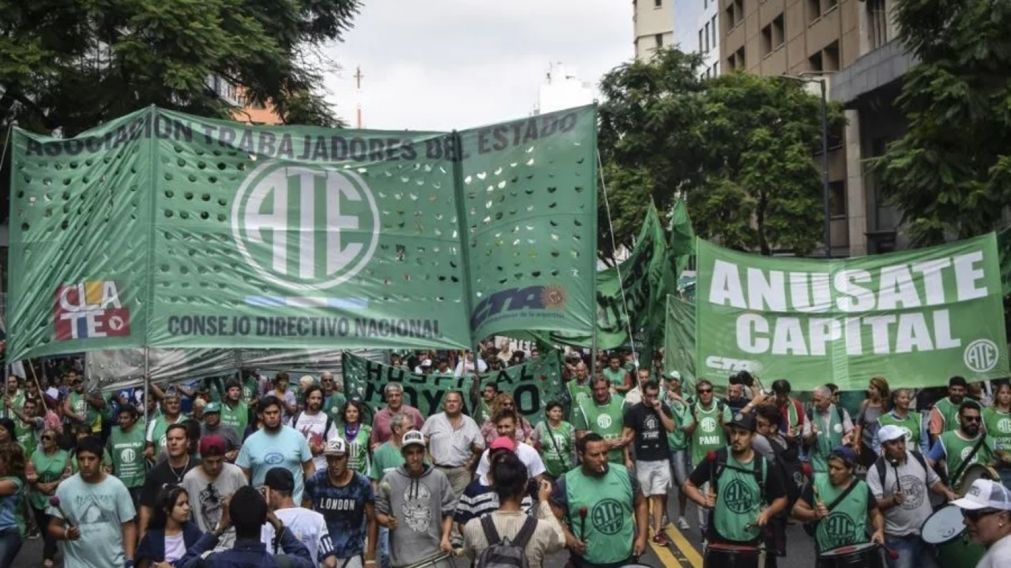 ATE anunci� una medida de fuerza �en defensa de la democracia�.