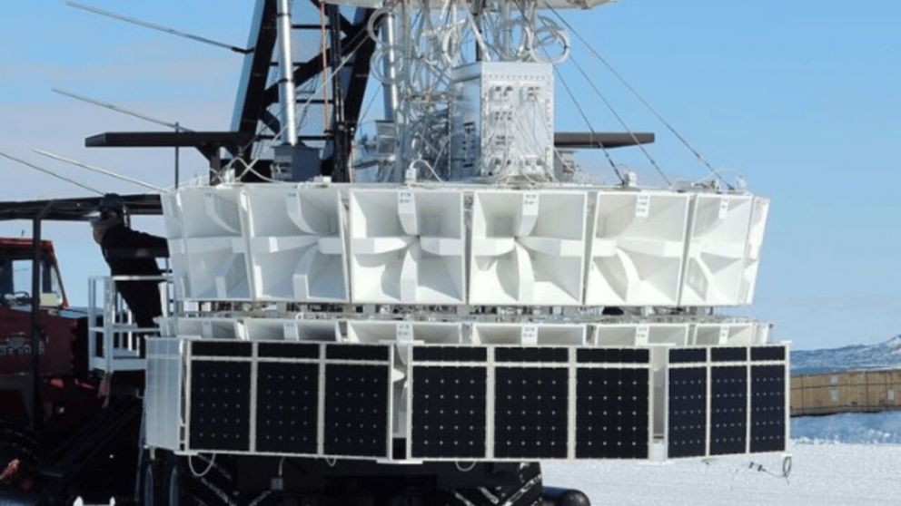 La ciencia investiga que hay debajo del hielo de la Antártida (X).