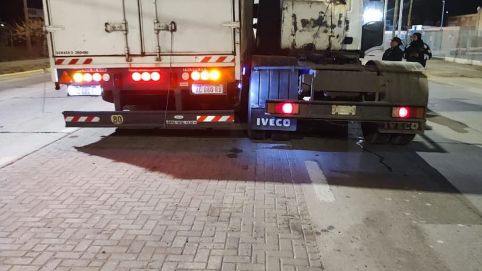 Choque de camiones en Godoy Cruz