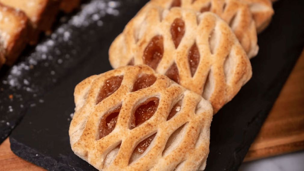 Exquisita receta de facturas enrejadas de membrillo ideales para el mate