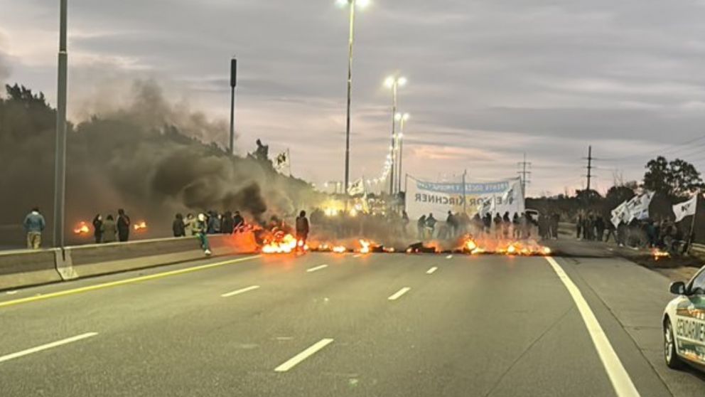 Cortes en la Autopista Buenos Aires - La Plata.